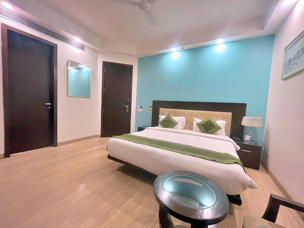 Amber By Orion Hotel 4*