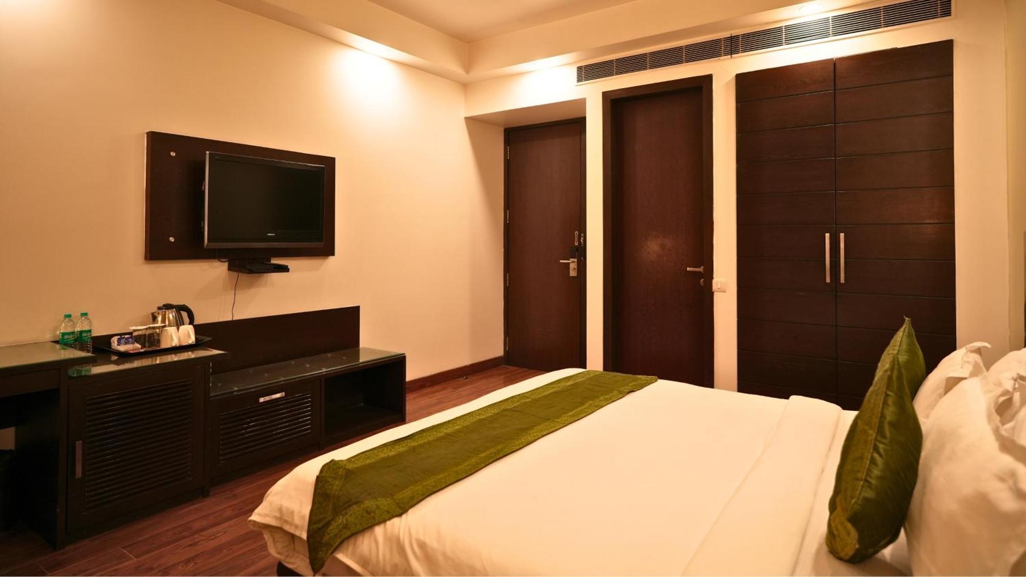 Hotel Amber By Orion New Delhi