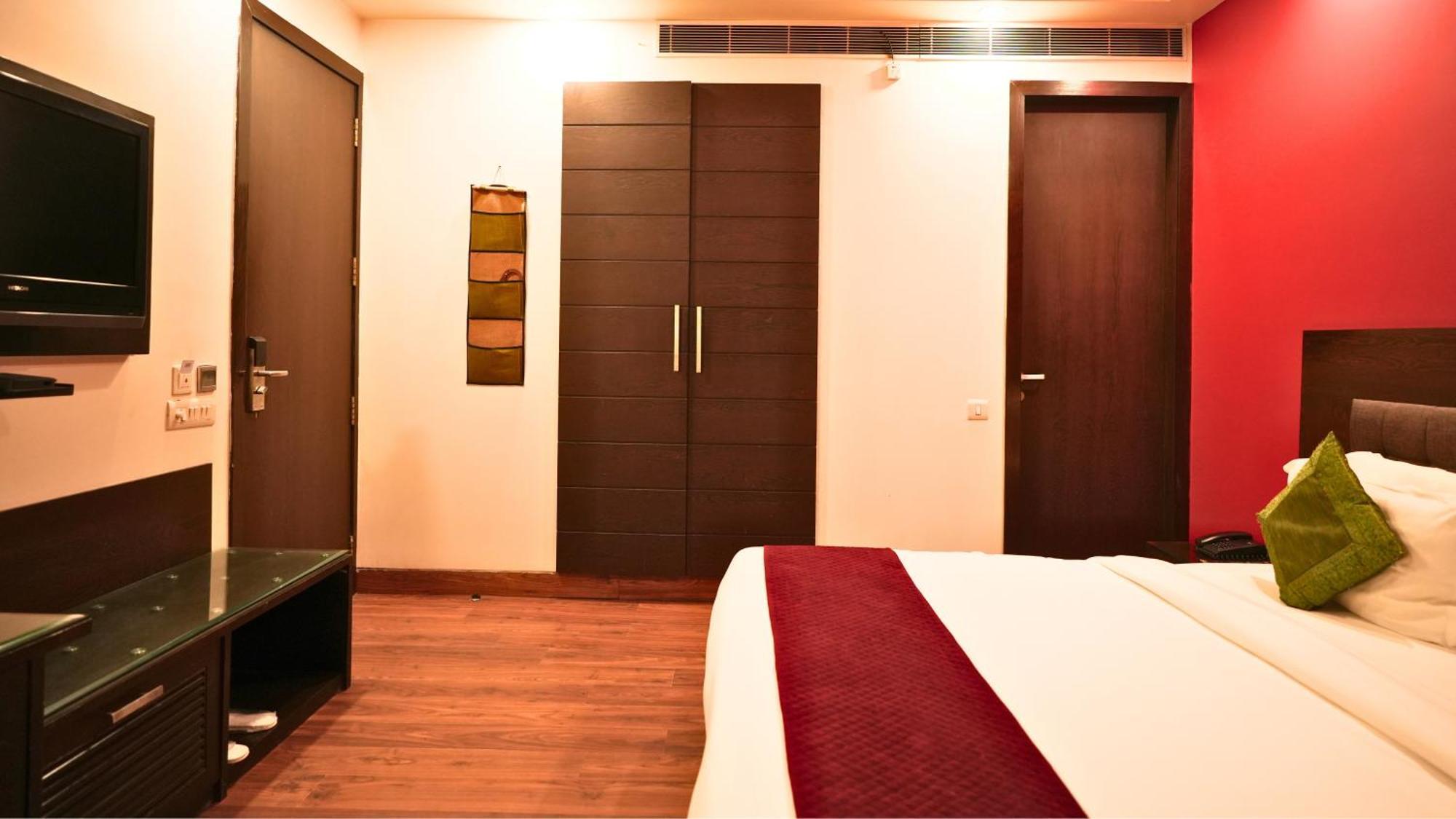 Hotel Amber By Orion New Delhi